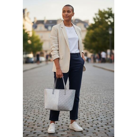 Michael Kors Jet Set Medium Carryall Tote Blue & White Aluminum Charm Zip Purse - Picture 1 of 10
